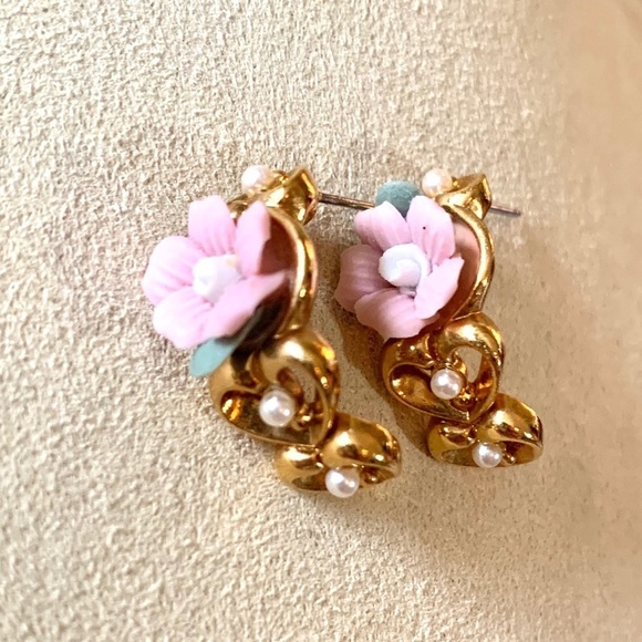Vintage Jewelry - Rose PEARL Vintage AVON EARRINGS
